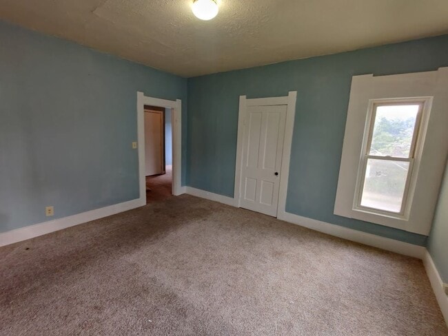 Building Photo - 116 -3 N Tompkins