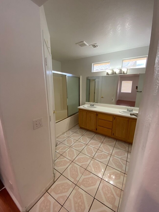 Building Photo - AMERICANA Property Mgmt - Freshly remodeled 4 beds-2 story house in the East