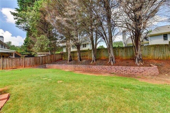 Building Photo - 2835 Crestmont Ct