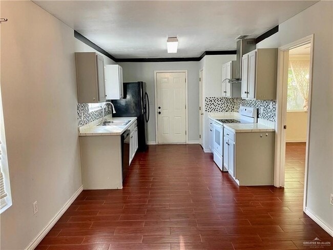 Building Photo - 337 Roundup Cir