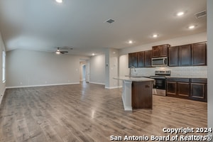 Building Photo - 422 Sabine River