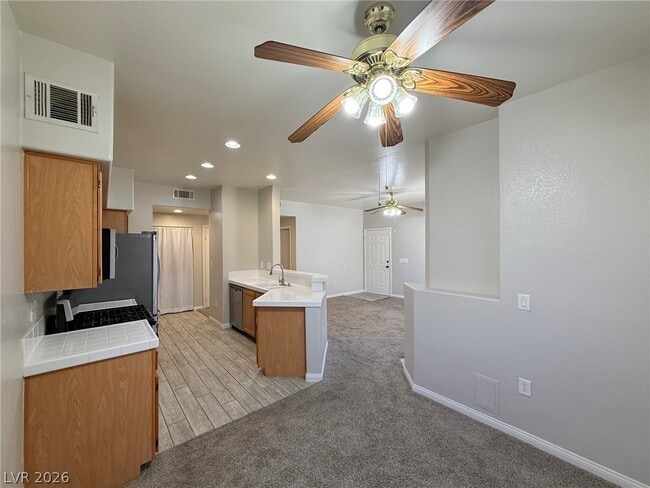 Building Photo - 2113 Echo Bay St