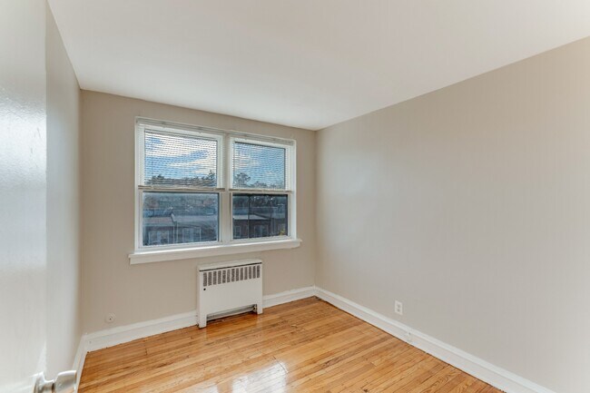 Building Photo - 6770 Blakemore St