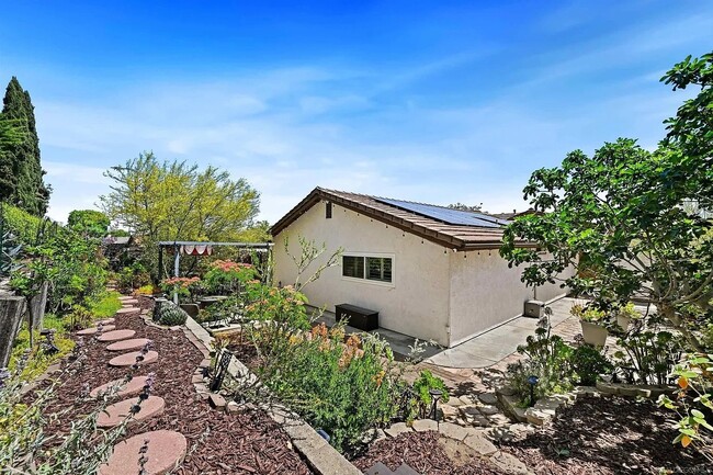 Building Photo - 462 Dewane Dr