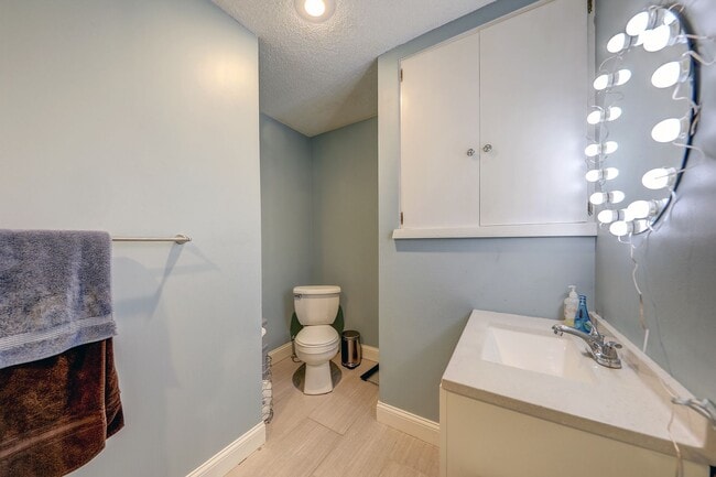 Building Photo - {9534} Updated Nall Hills Home + Two Car Garage + Finished Basement + 3 Full Baths!