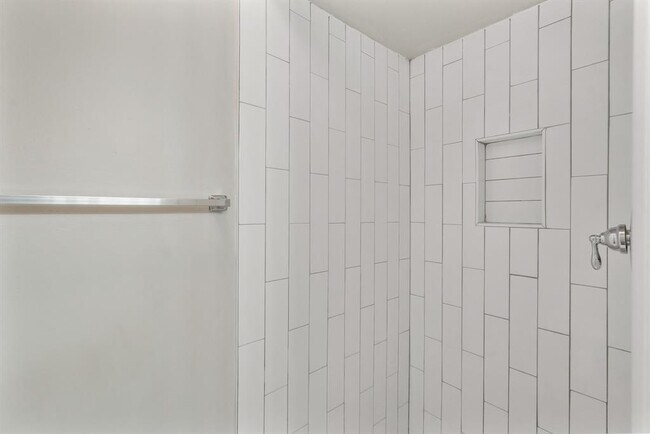 Building Photo - 10814 Sugar Hill Dr