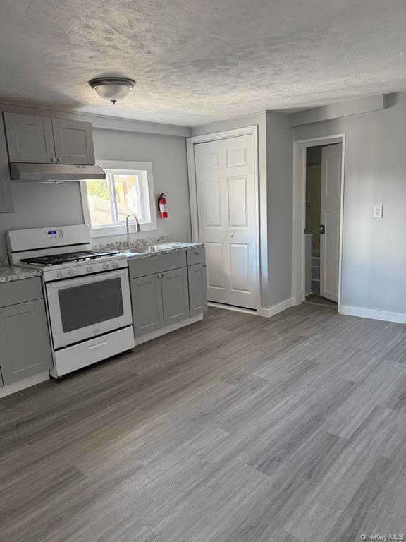 Building Photo - 14 Glass St