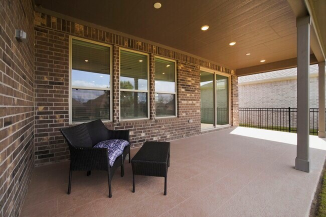 Building Photo - 9727 Rockwell Dr