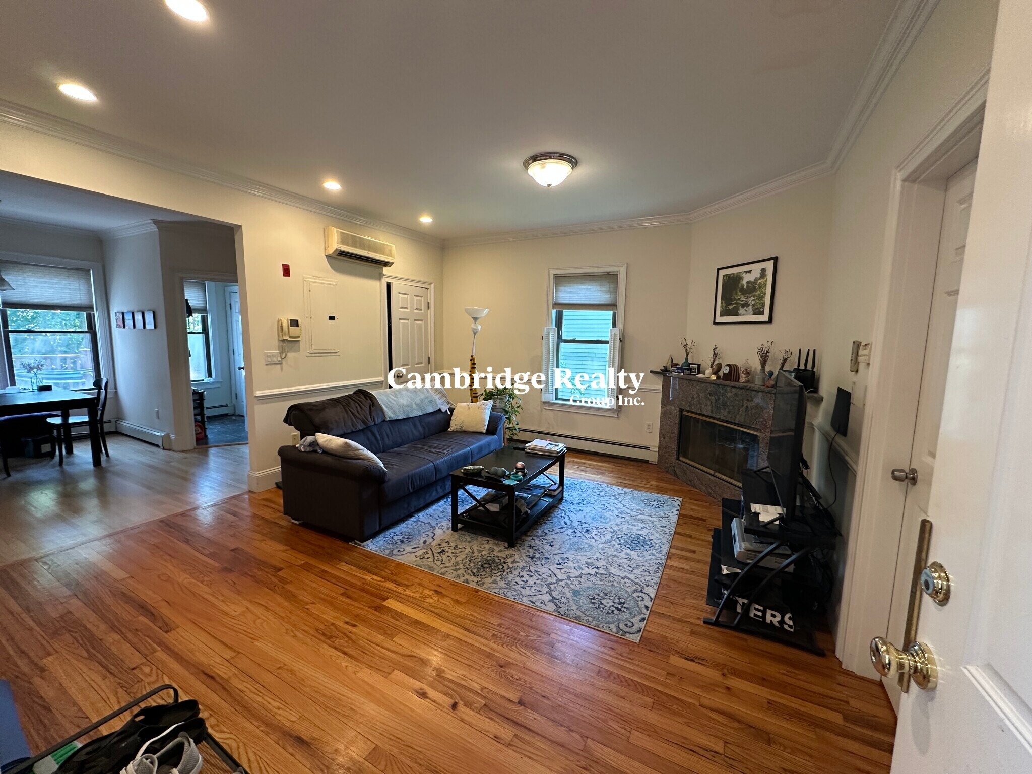 Building Photo - 268 River St