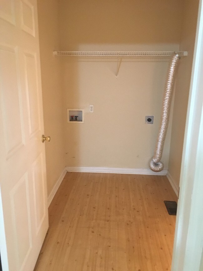 Laundry - 124 Sky Harbor Rd