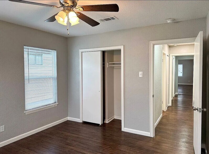 Building Photo - 211 Wanda Dr