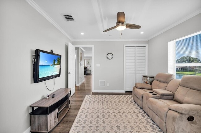 Building Photo - 388 Tuscany Ln