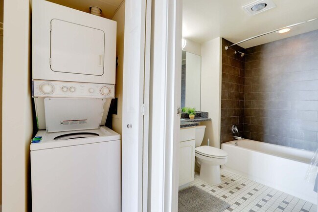 Building Photo - 401 12th St S