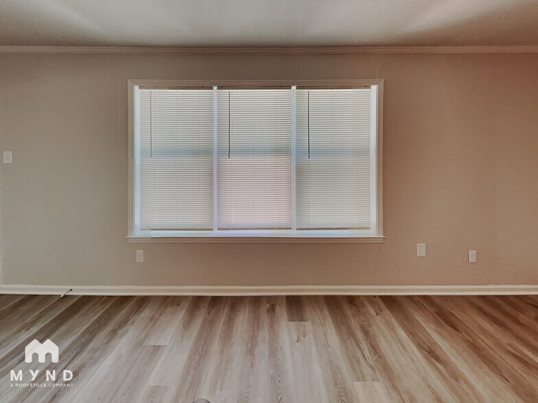 Building Photo - 1938 W Holmes Rd