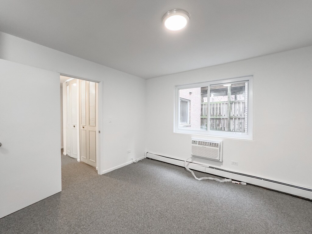 Building Photo - 520 Aldine