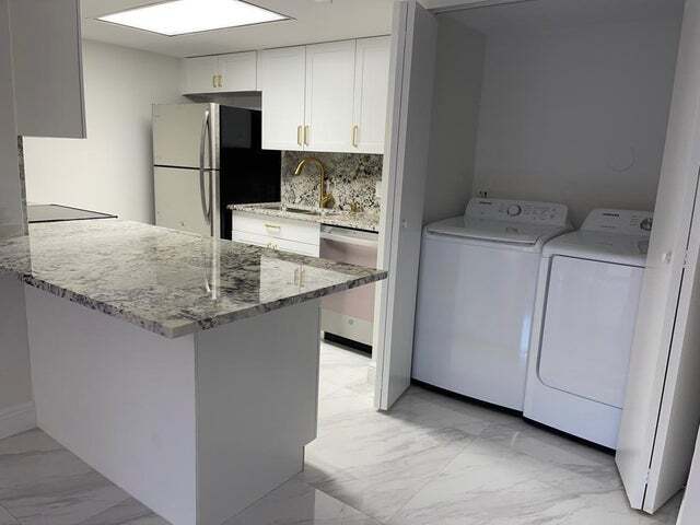 Building Photo - 616 Executive Center Dr