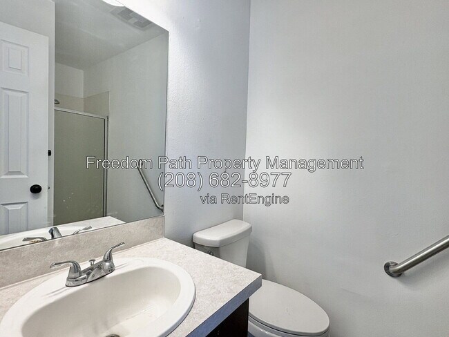 Building Photo - 2755 Fairway Dr