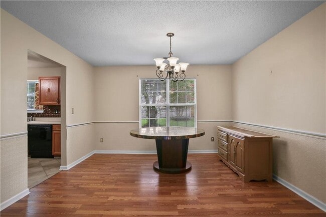 Building Photo - 2224 Eagles Nest Cir