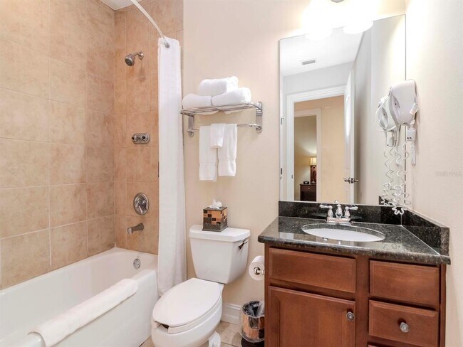 Building Photo - 13941 Clubhouse Dr