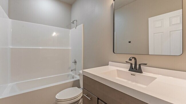 Building Photo - Newly built duplex with no prior tenants.