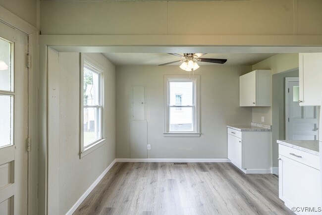 Building Photo - Newly Renovated 4-Bedroom Home in Town of ...