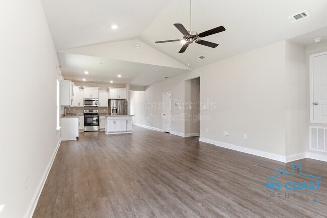 Building Photo - 5723 Overland Dr