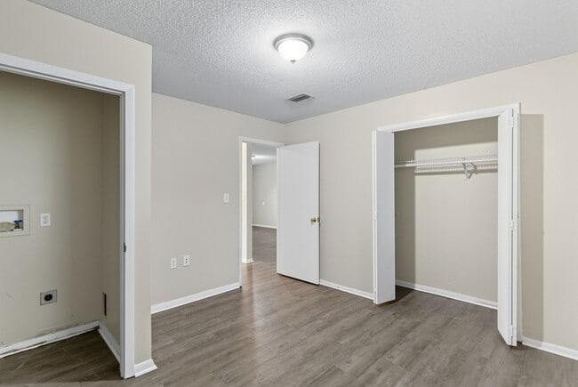 Building Photo - 145 Lester Heights Rd