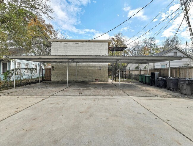 Building Photo - 5911 Grace Ln