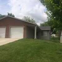 Building Photo - 3 Bedroom, Single-story Townhomes for rent in Newton, IA