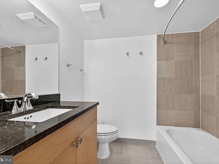 Primary Bath - 7500 Woodmont Ave