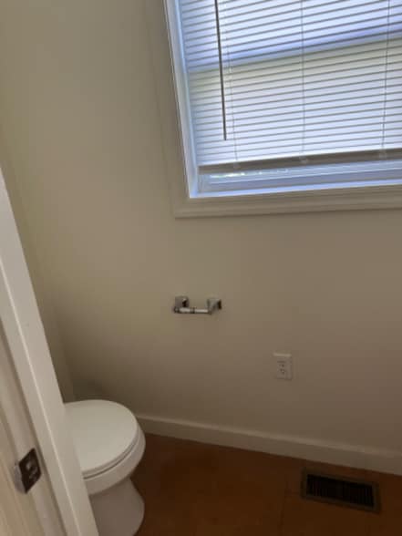 Building Photo - 315 E 1st St