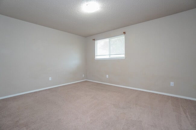 Building Photo - 2208 S Owyhee St
