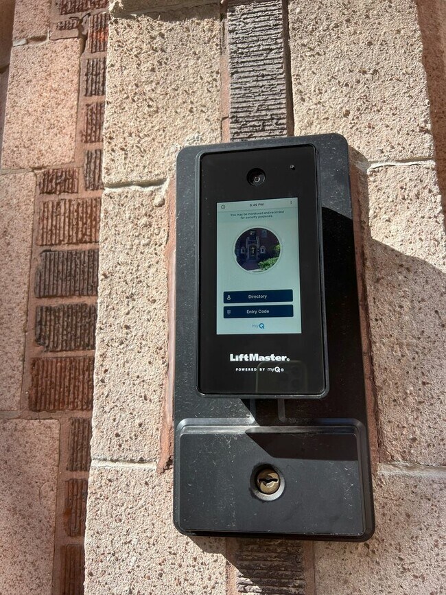 Building Photo - 4400 N Hamilton Ave