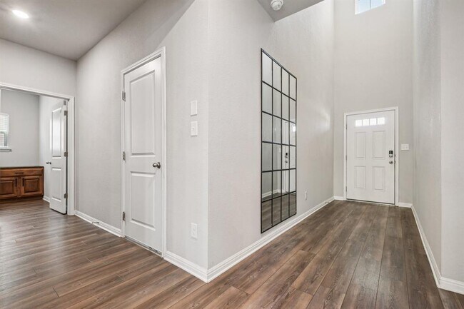 Building Photo - 1007 Guadalupe Bass Rd