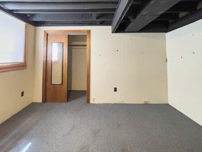 Building Photo - 225 S College Ave