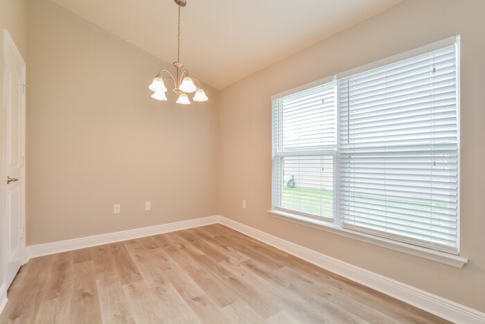 Building Photo - 804 Chelsea Ave