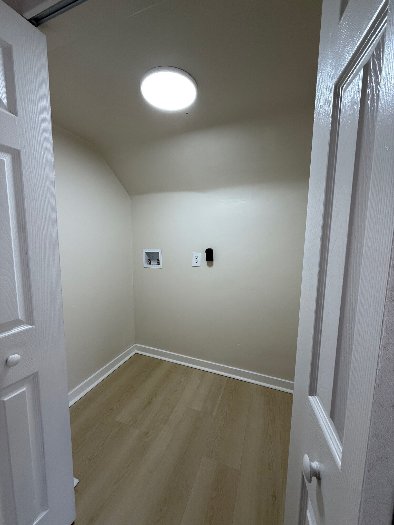 Building Photo - 5075 Somerset Ave