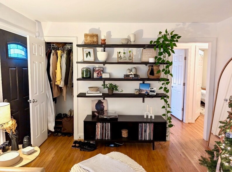 Building Photo - 2000 Upland Dr