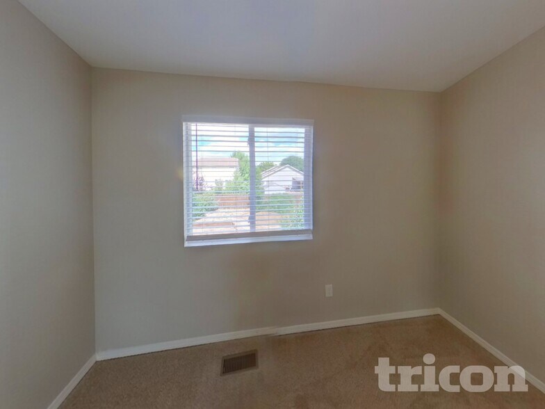 Building Photo - 7262 Campstool Dr