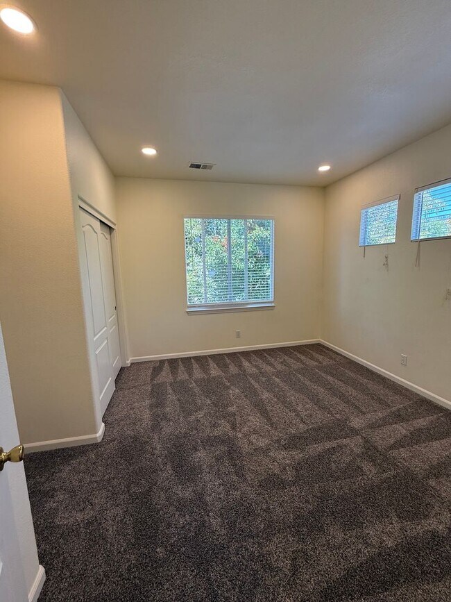 Building Photo - Three Bedroom/ 3 Bathroom Home for Rent in Rincon Valley!!!