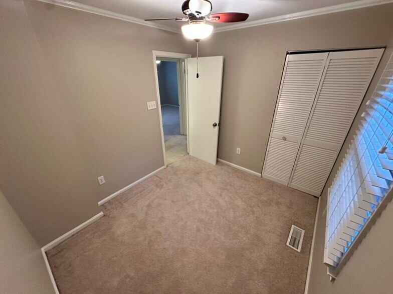 Building Photo - 1512 Skirmish Run Dr