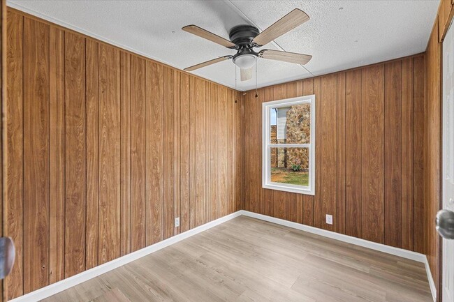 Building Photo - 2337 Weaver Pike