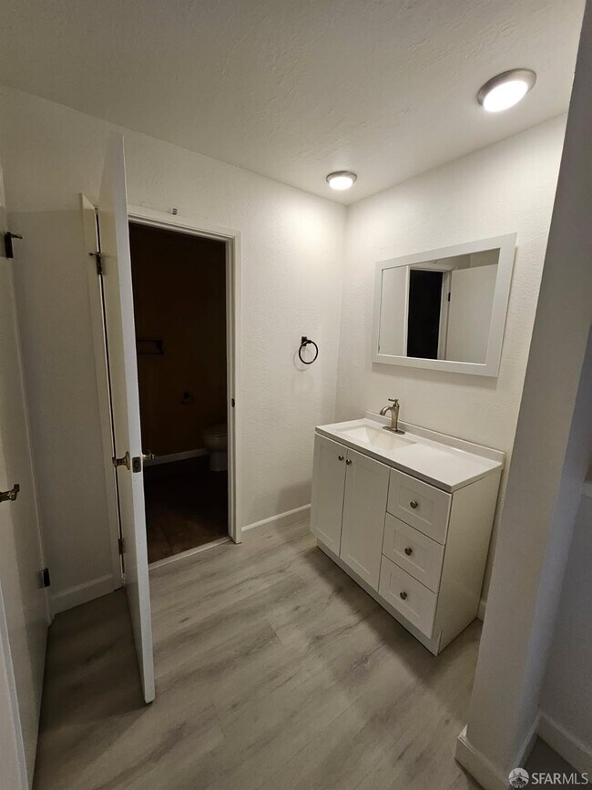 Building Photo - 8763 Mountain Blvd