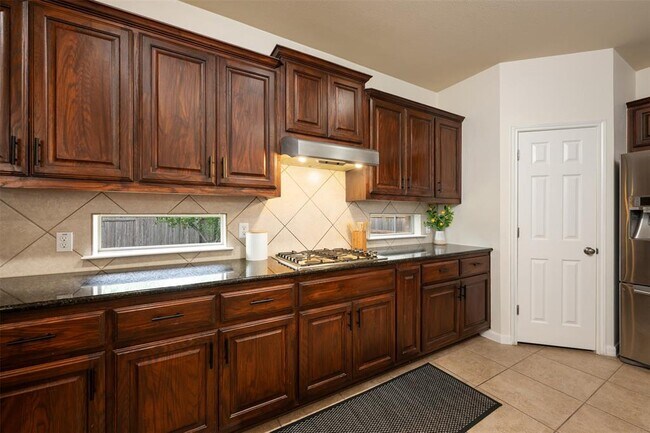 Building Photo - 112 Bearing Cove