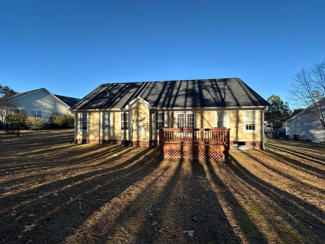 Building Photo - BEAUITFUL HOME IN ANDERSON CREEK CLUB!