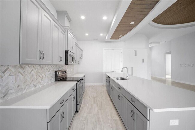 Building Photo - Marina Del Palma comes with a 30 ft boat slip granting access to the Intracoastal Waterway!