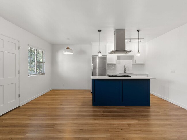 Interior Photo - 936 Cedar Avenue