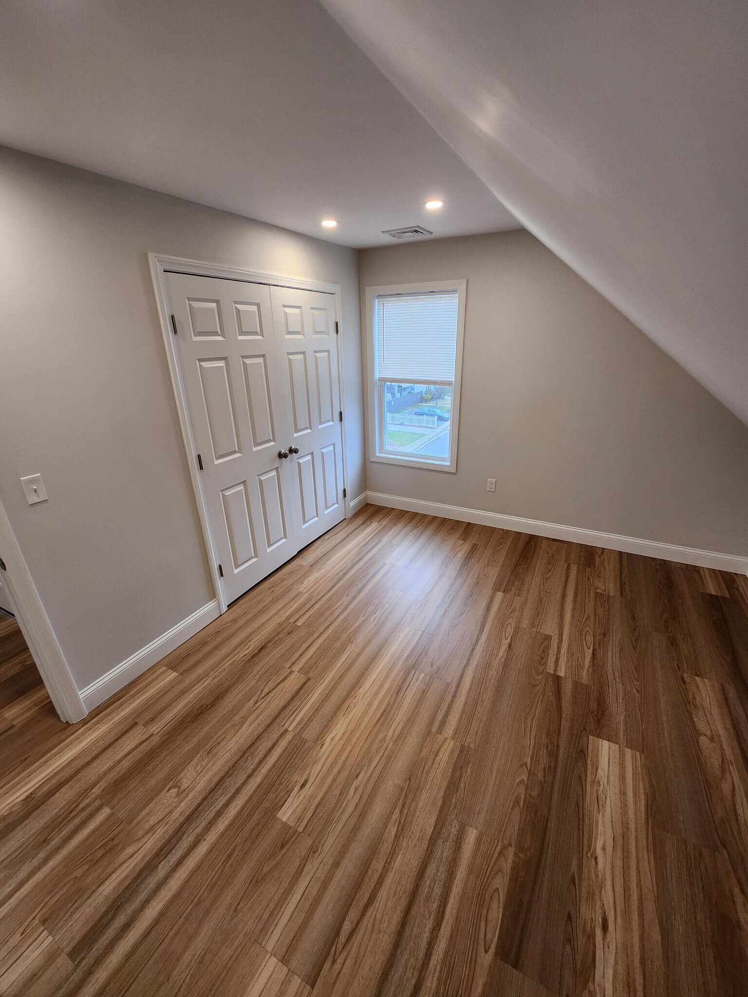 Building Photo - 48 Riverdale St