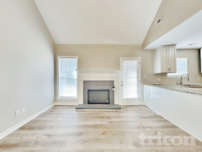 Building Photo - 219 Arlington Ct