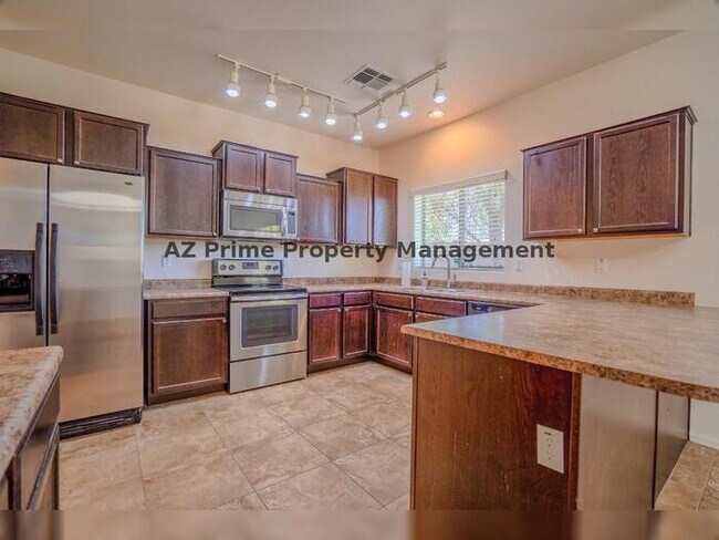 Building Photo - 10225 W Camelback Rd